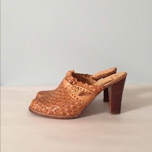 Chestnut Brown woven leather clogs | buckle strap